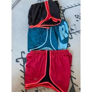 Nike Tempo shorts lot size L